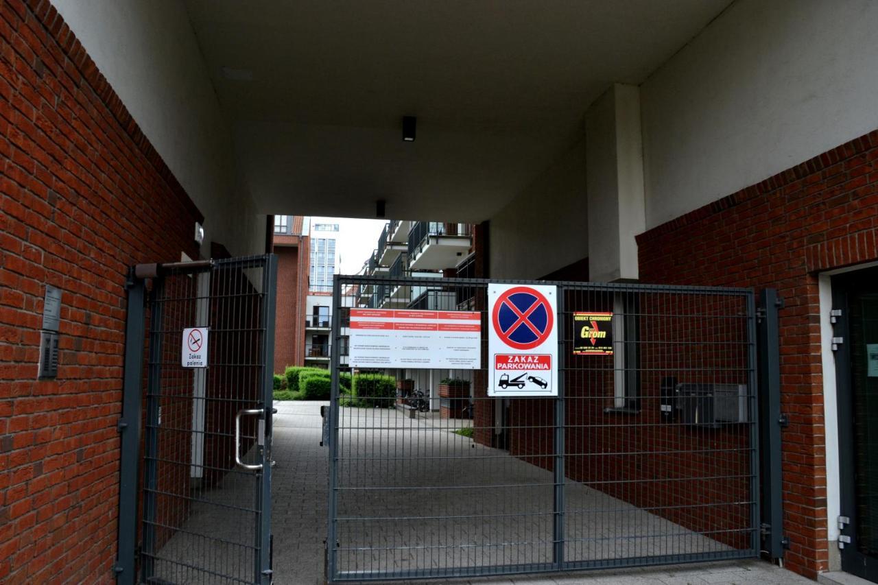 Apartamenty Centrum Nad Motlawa Z Widokiem Na Patio Z Balkonem Gdańsk Exterior foto