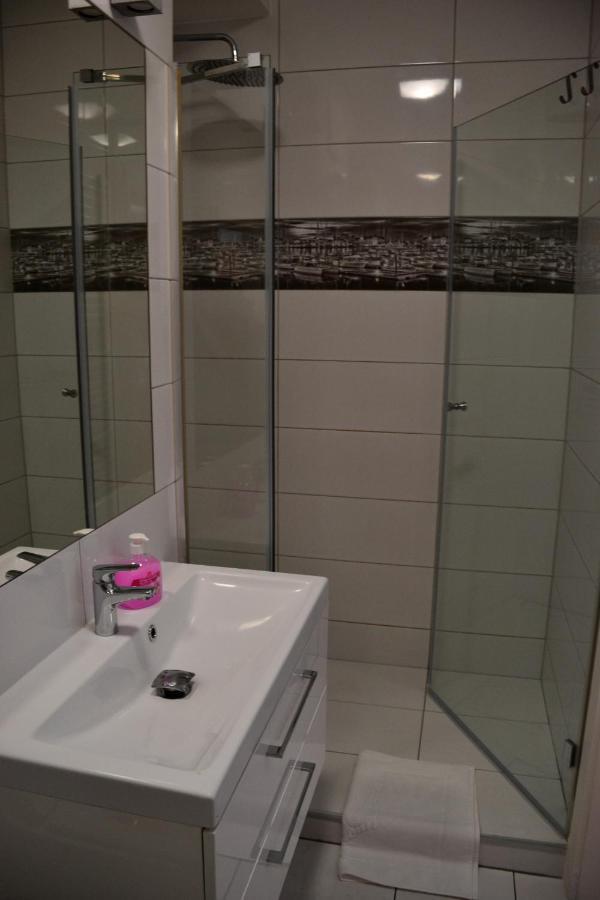 Apartamenty Centrum Nad Motlawa Z Widokiem Na Patio Z Balkonem Gdańsk Exterior foto